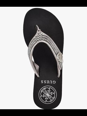 GUESS Silver Crystal-Embellished Thong Flip-Flop Platform Sandals. Size 9